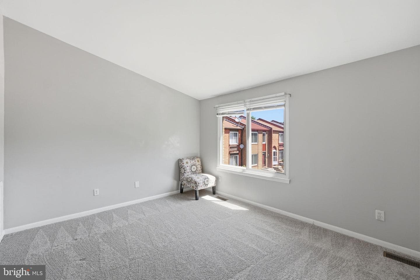 1102 Barnaby Terrace SE photo 13