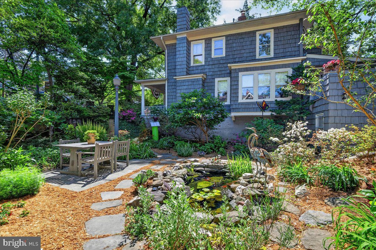 5420 Macarthur Boulevard NW photo 5
