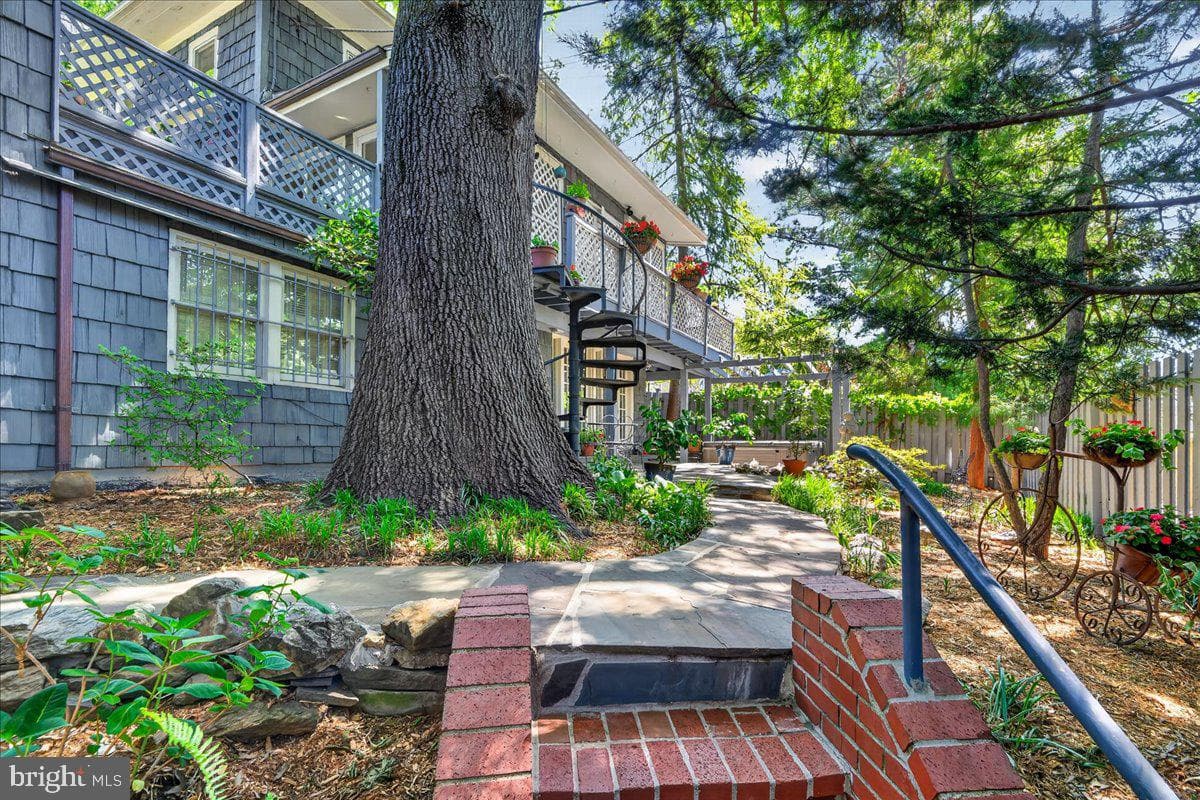 5420 Macarthur Boulevard NW photo 55