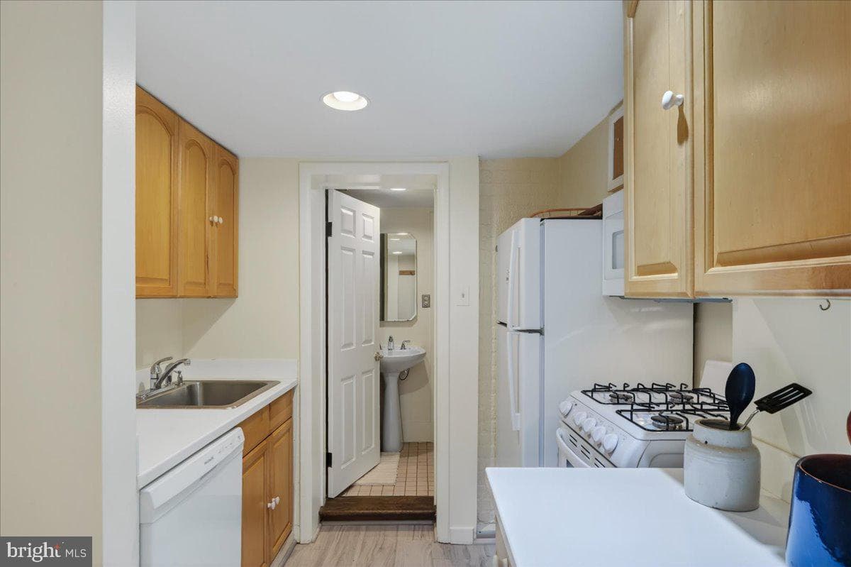 5420 Macarthur Boulevard NW photo 64