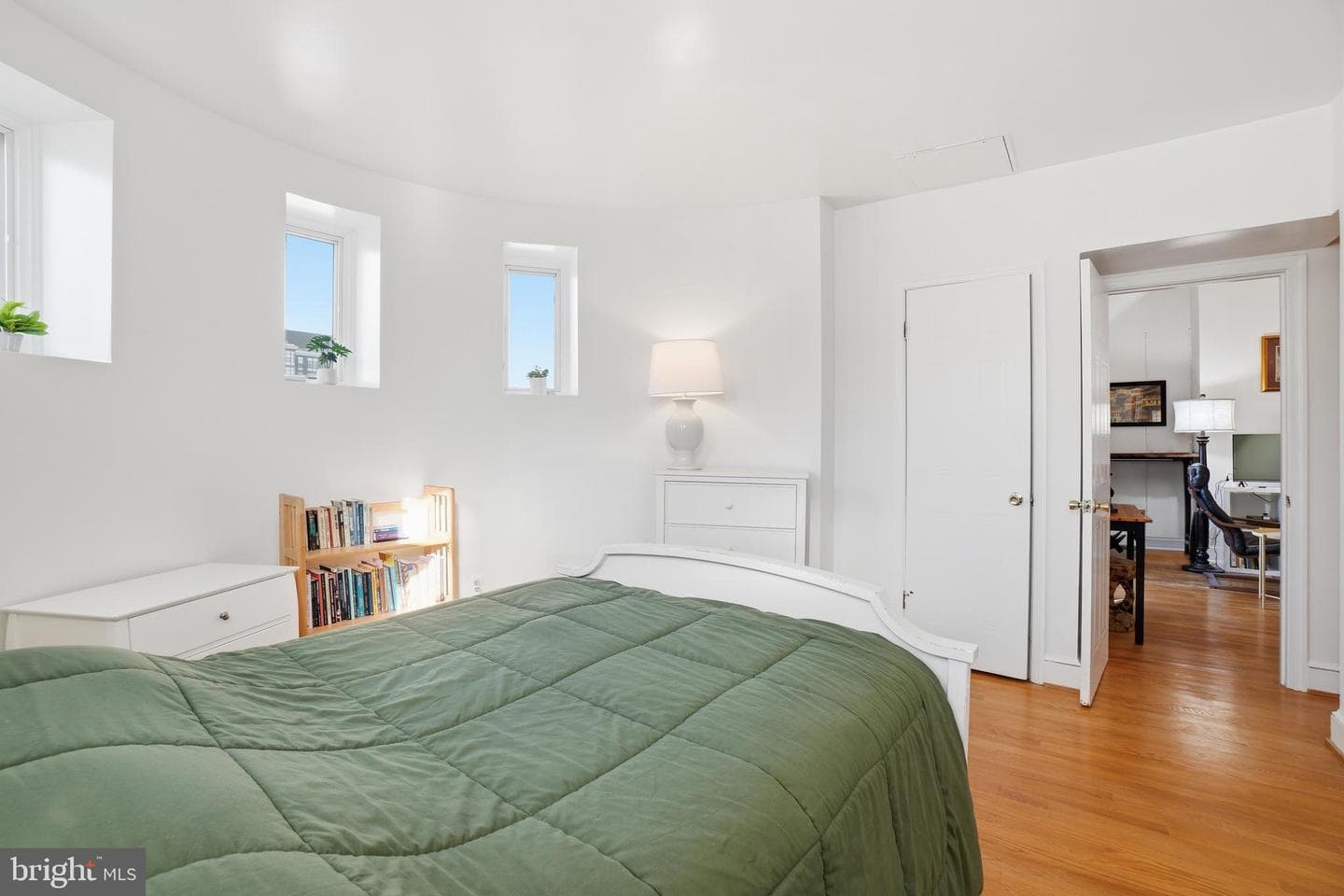 301 G Street NE #32 photo 14