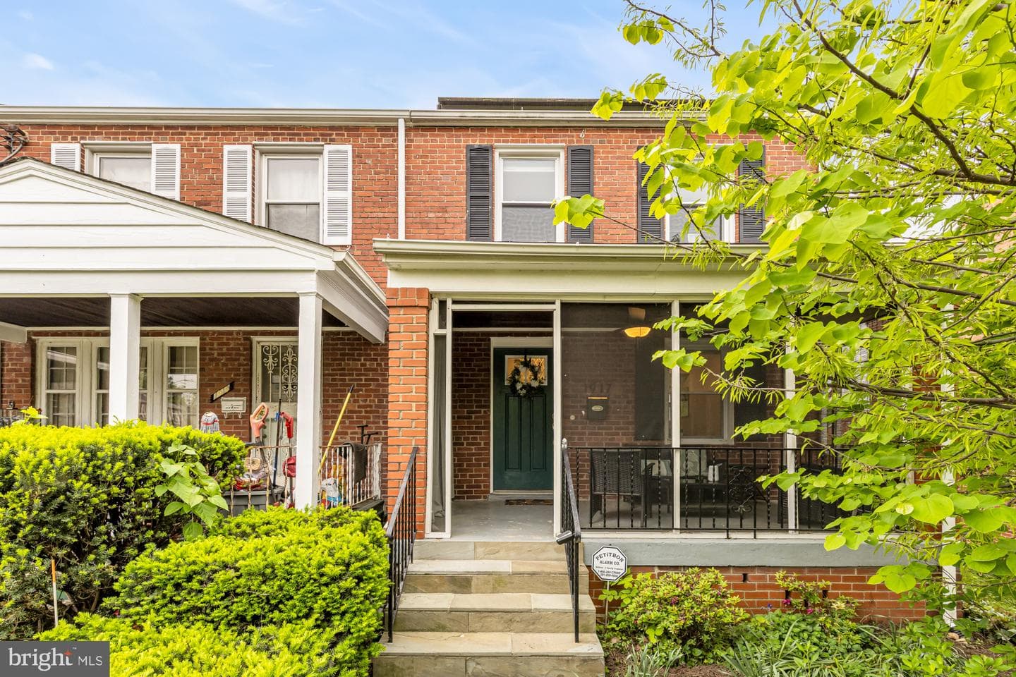 1917 T Place SE photo 3