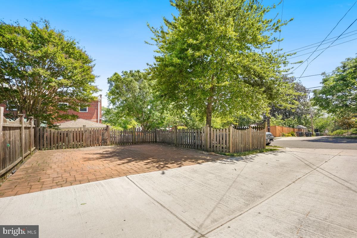 6532 North Capitol Street NW photo 38