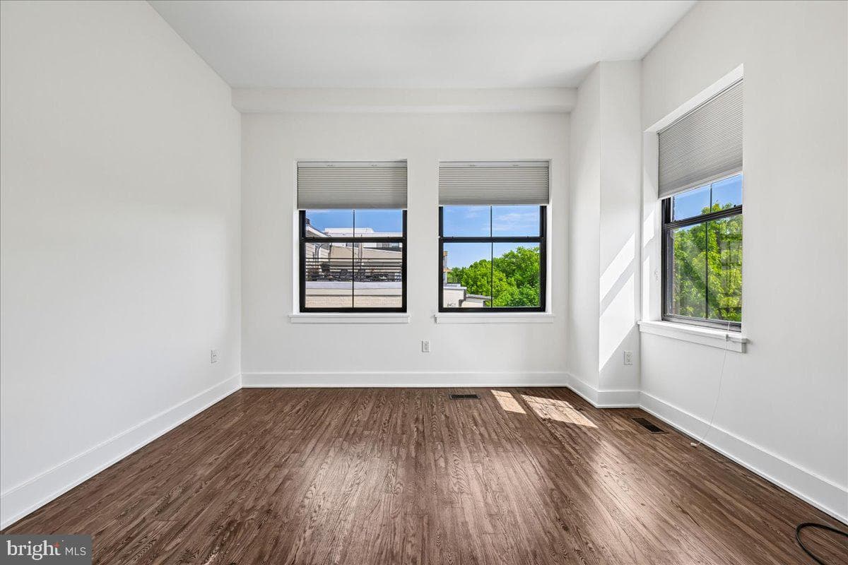 1111 W Street NW #12 photo 31