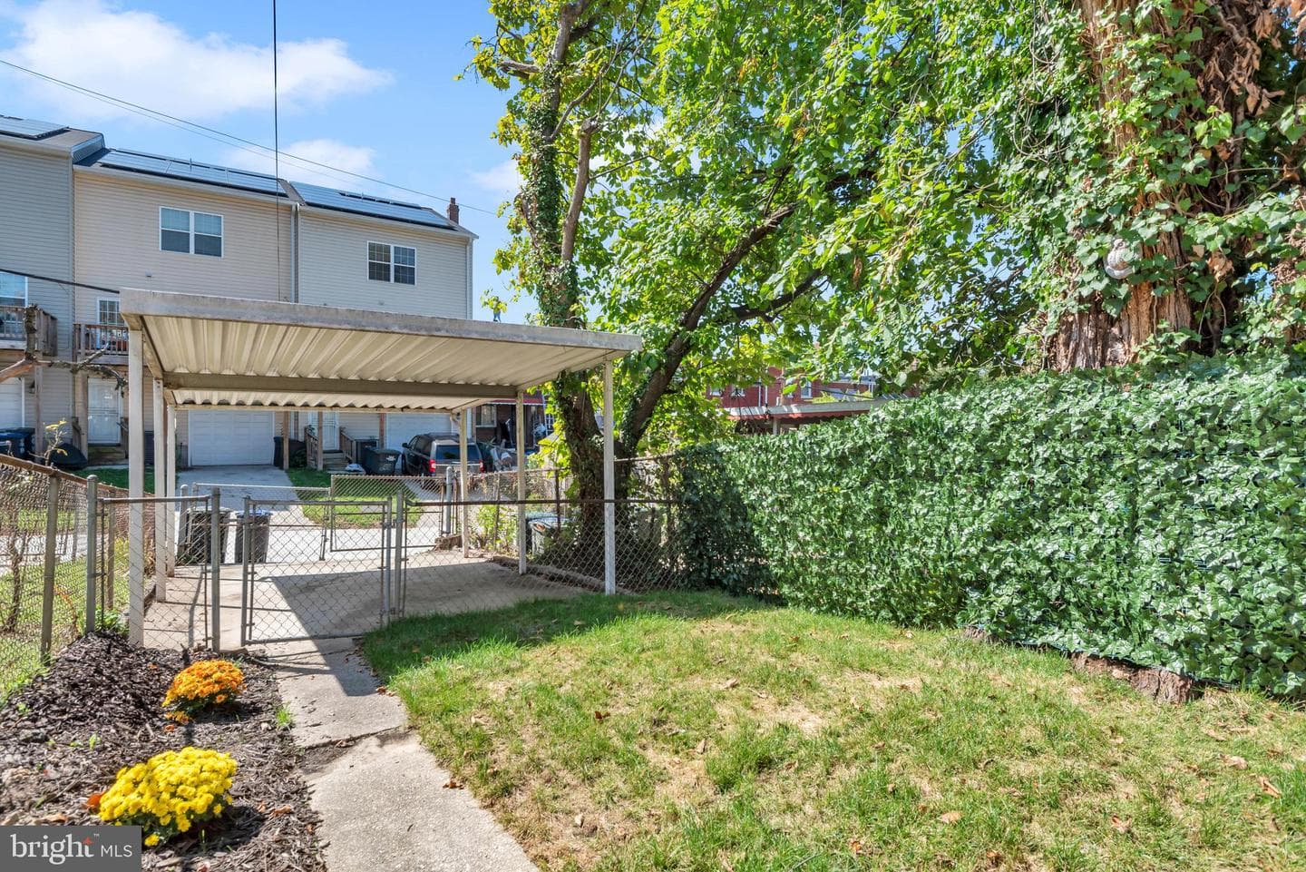 1527 Montana Avenue NE photo 22