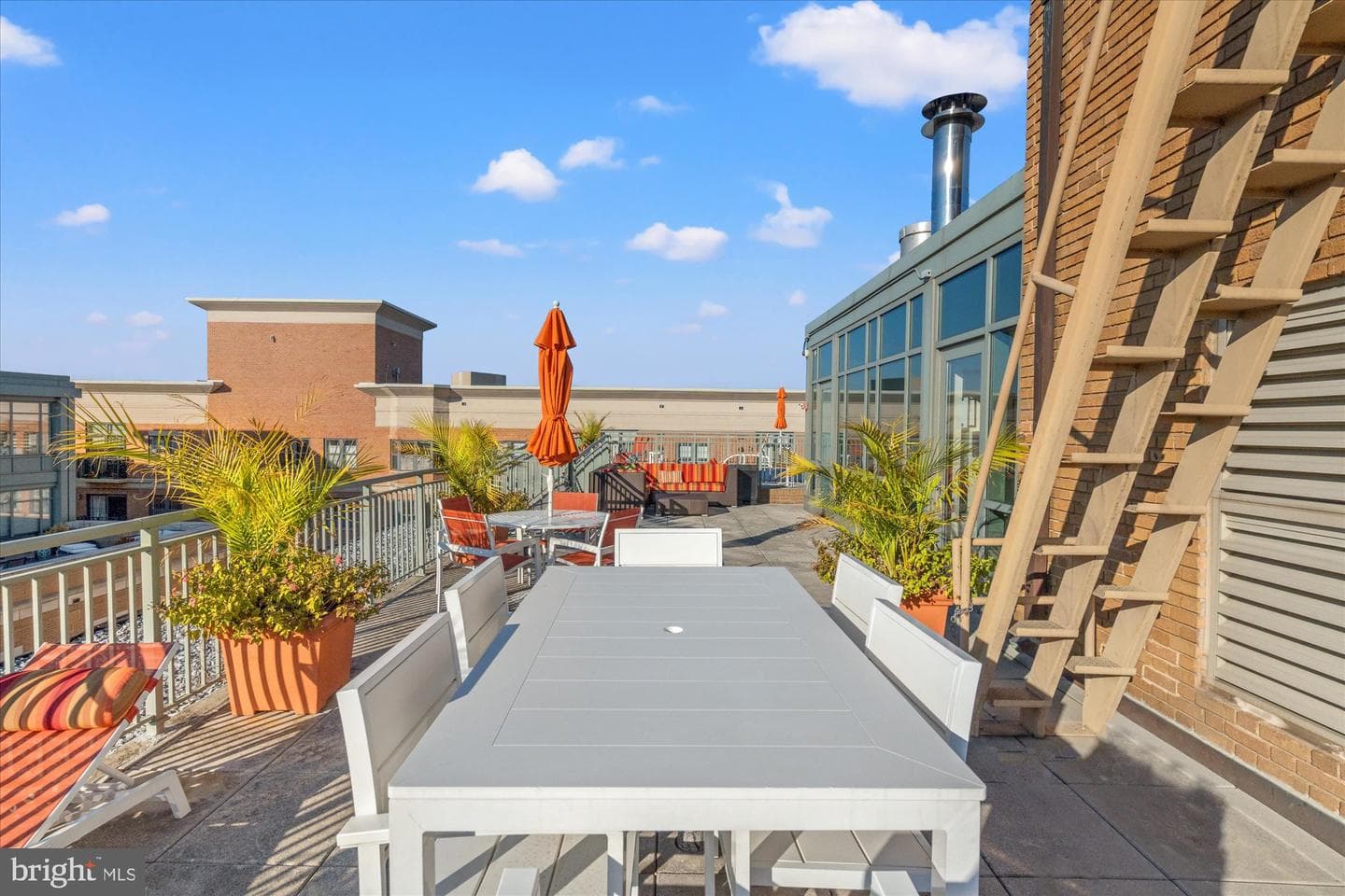 2425 L Street NW #324 photo 32