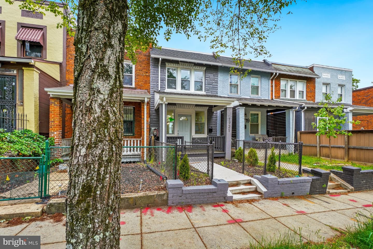 1721 L Street NE photo 3