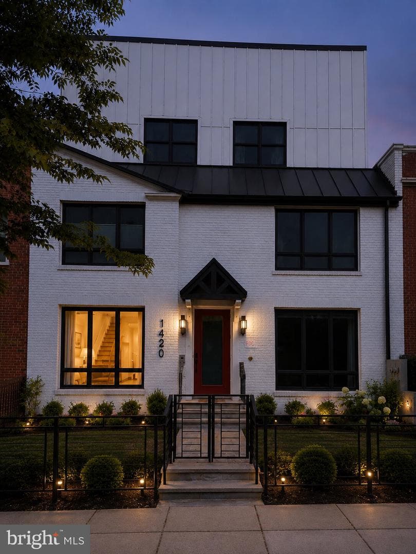 1420 Staples Street NE #1 photo 22