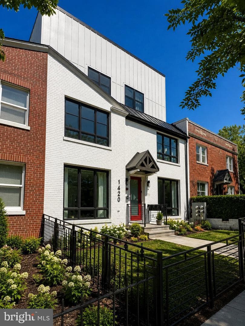 1420 Staples Street NE #1 photo 3