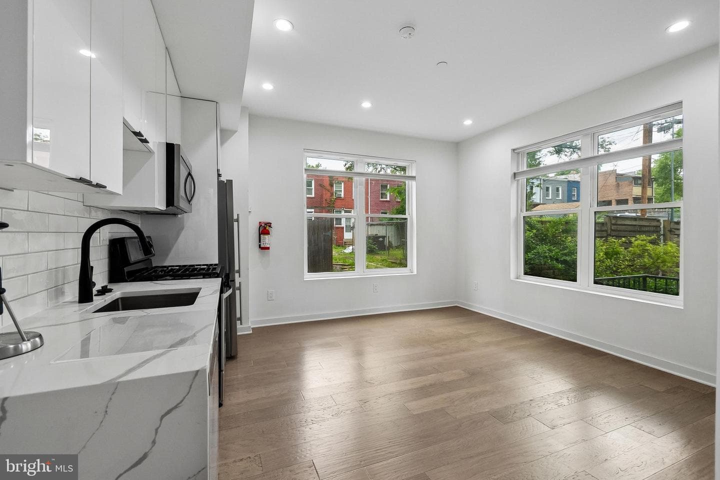 1019 17th Place NE #103, Washington