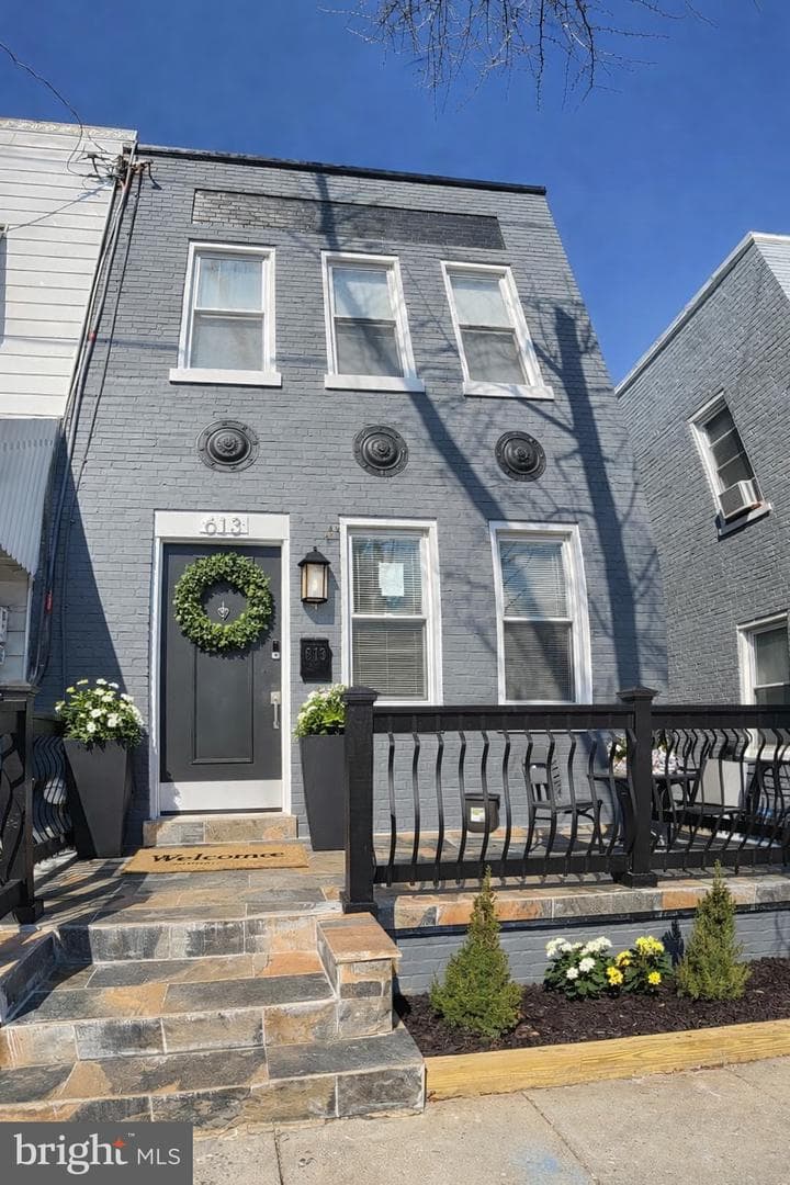 613 Roxboro Place NW photo 59