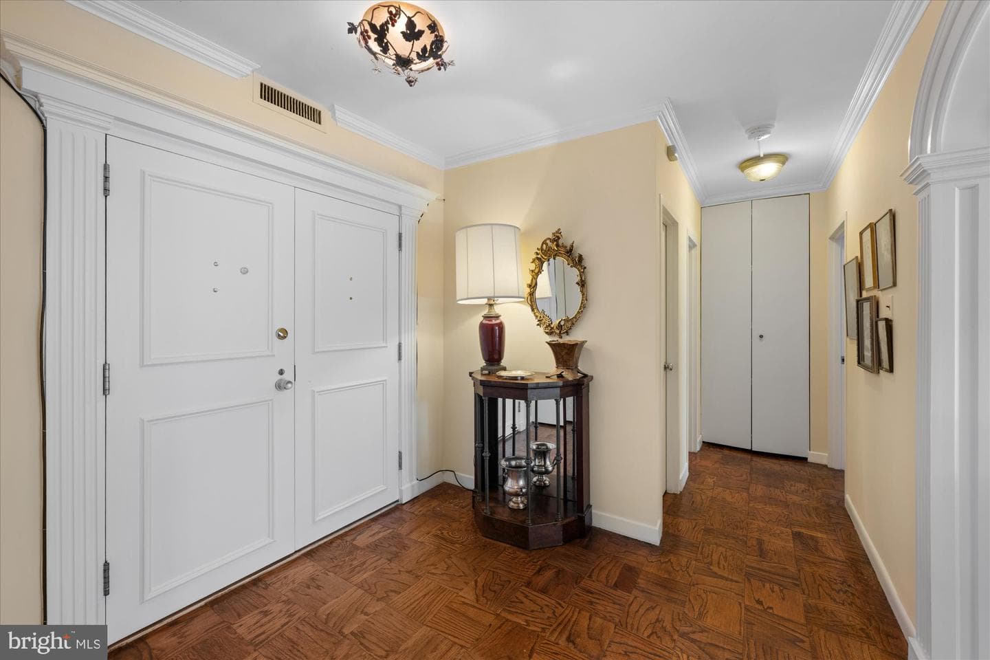 4100 Cathedral Avenue NW #717 photo 4