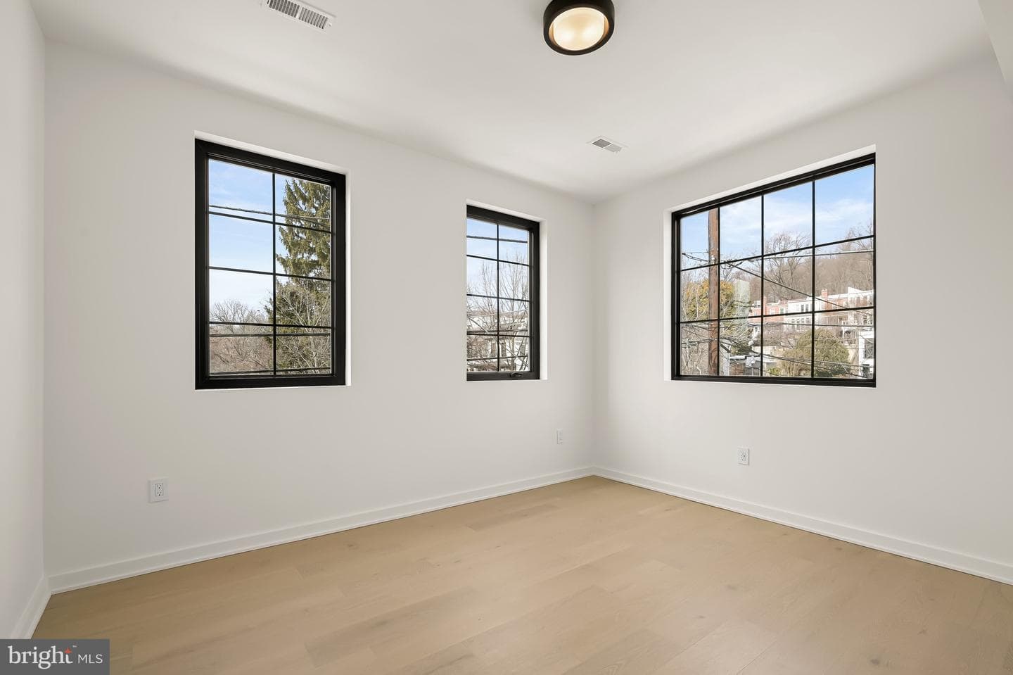 3554 T Street NW photo 32