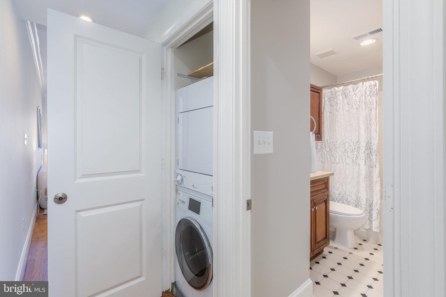 1116 C Street NE #202 photo 28