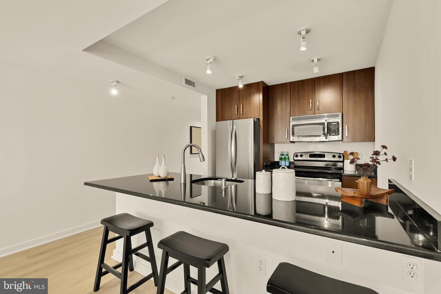 1423 Newton Street NW #204 photo 6