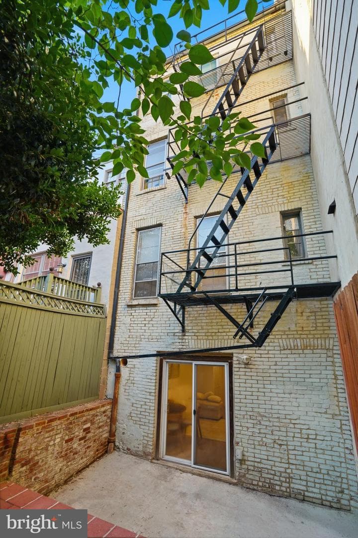 313 C Street SE photo 45