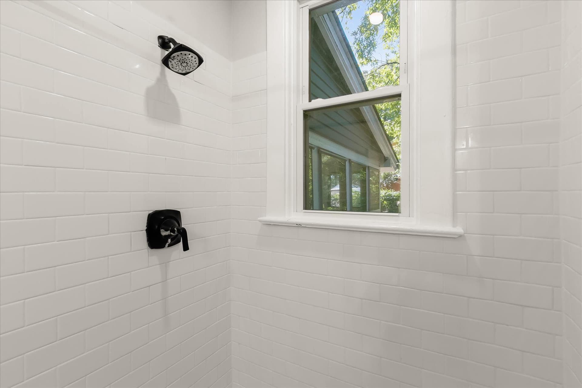 1403 Newton Street NE photo 18