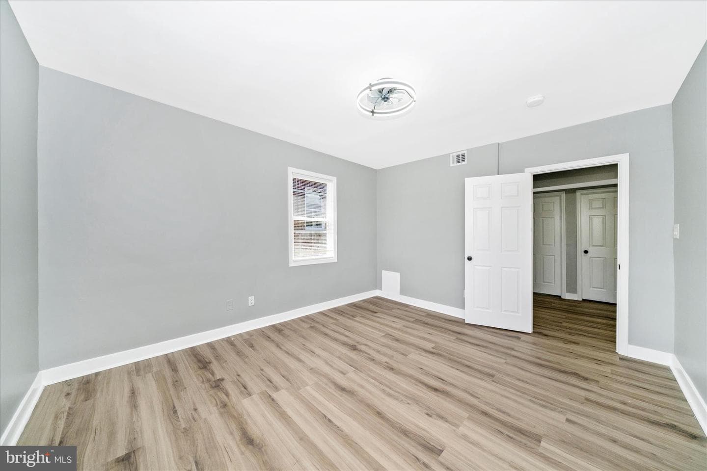 5027 Benning Road SE photo 33
