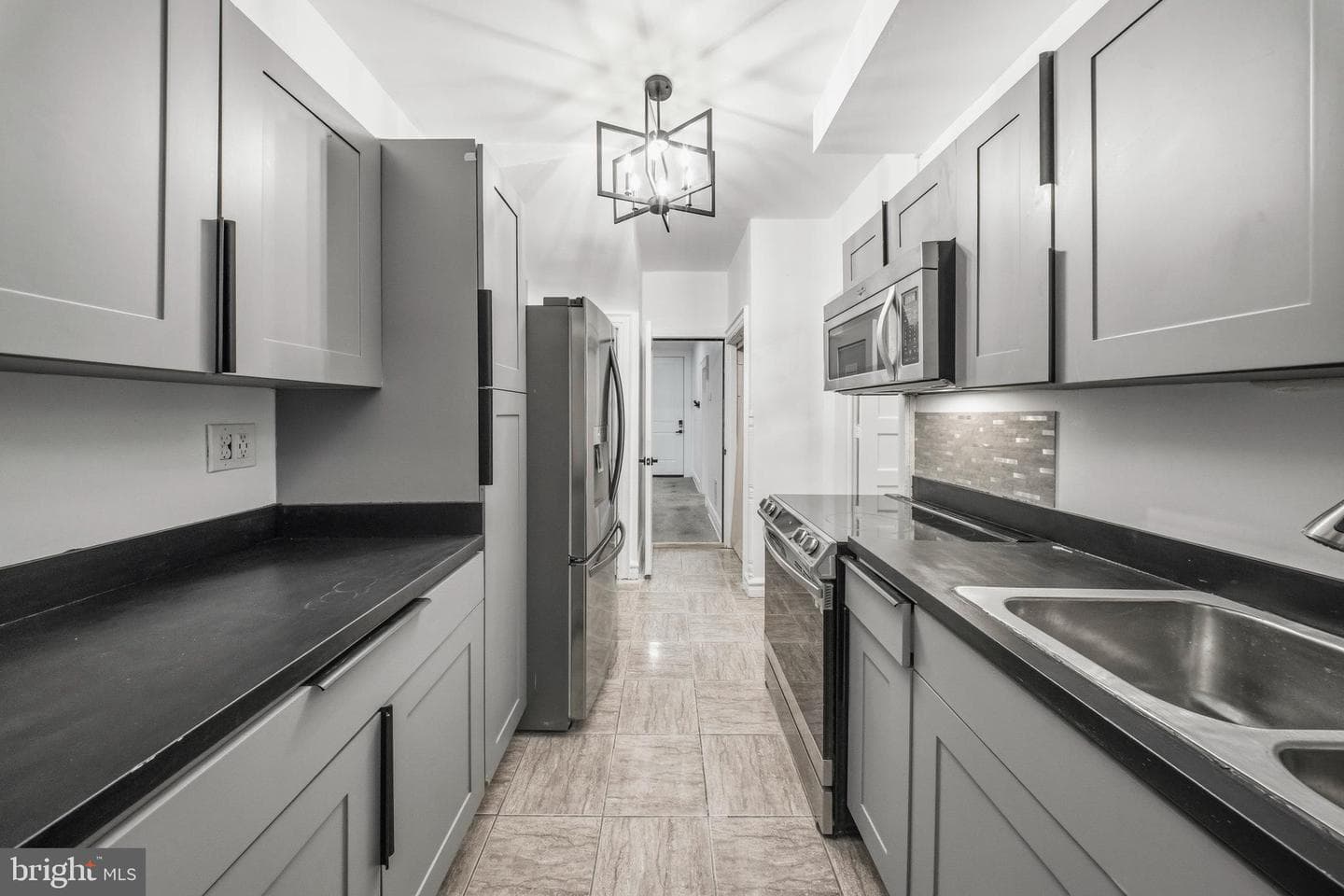 617 Keefer Place NW photo 32