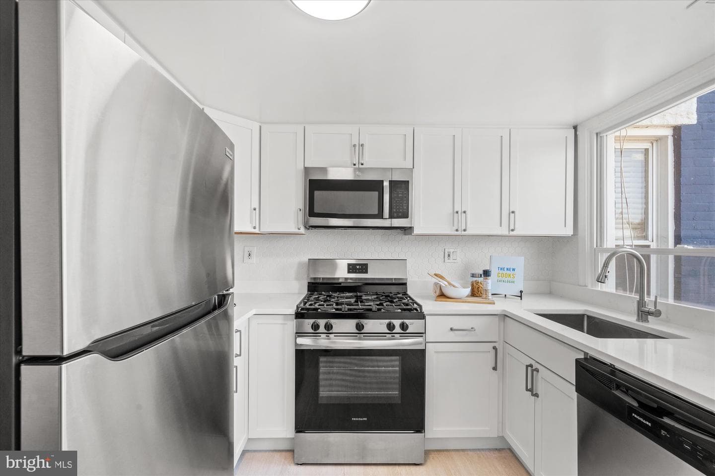 1040 6th Street NE #302 photo 7