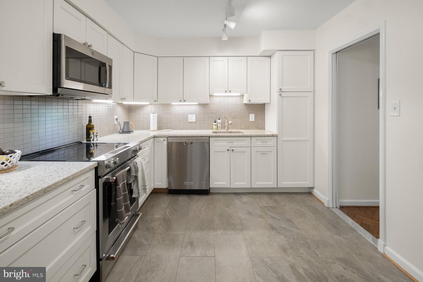 1045 31st Street NW #303 photo 6