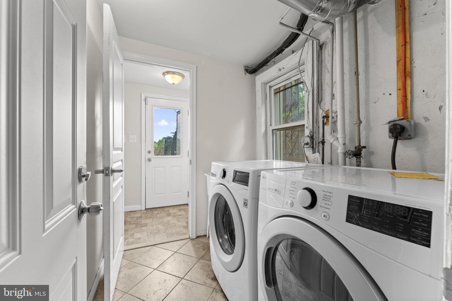 2812 Adams Mill Road NW photo 32