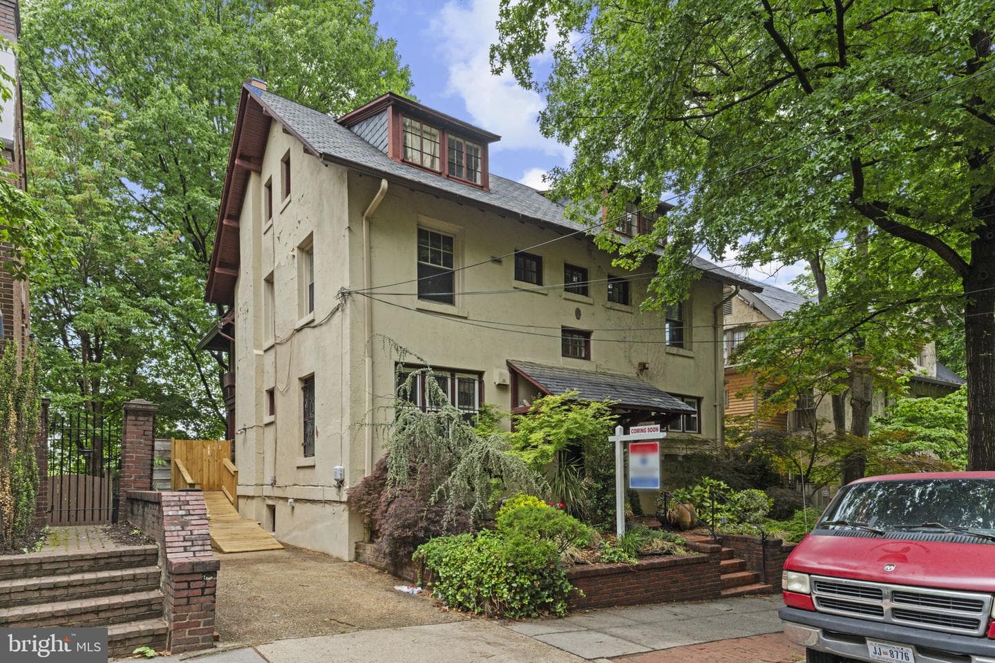2812 Adams Mill Road NW photo 4