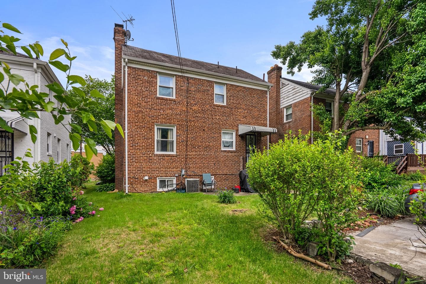 1828 Michigan Avenue NE photo 32