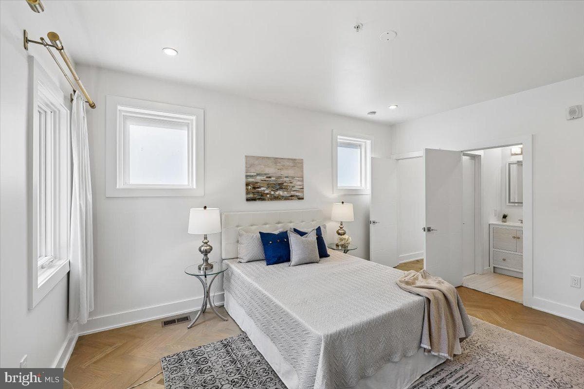 2429 Ontario Road NW #2 photo 20