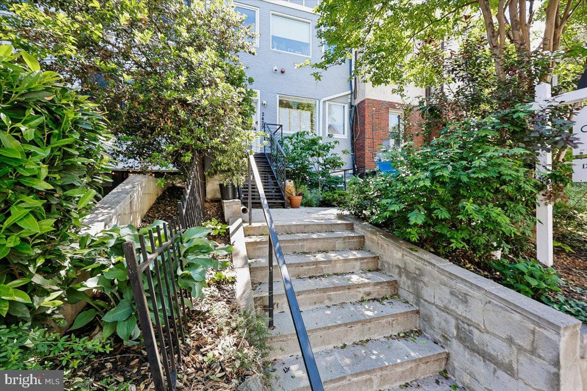 2429 Ontario Road NW #2 photo 43