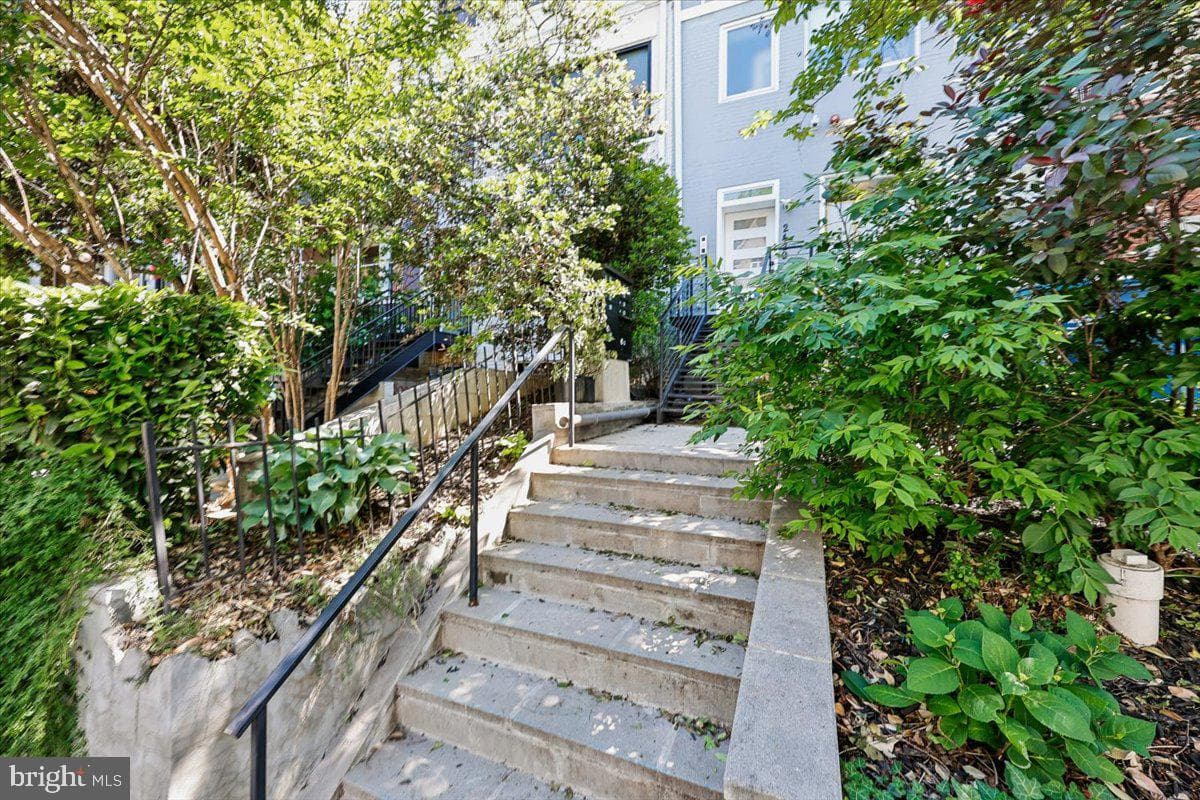 2429 Ontario Road NW #2 photo 44