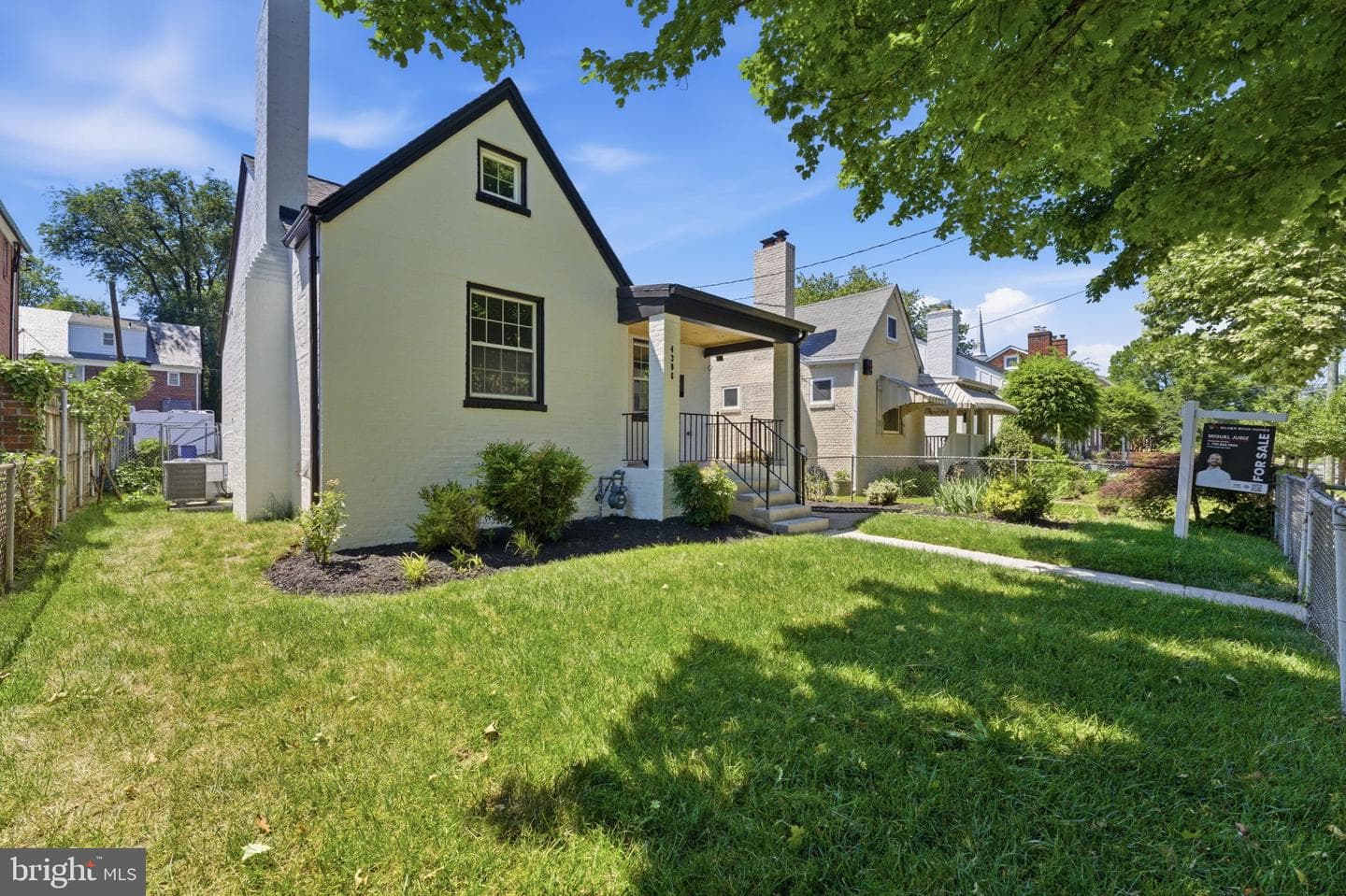 4306 22nd Street NE photo 4