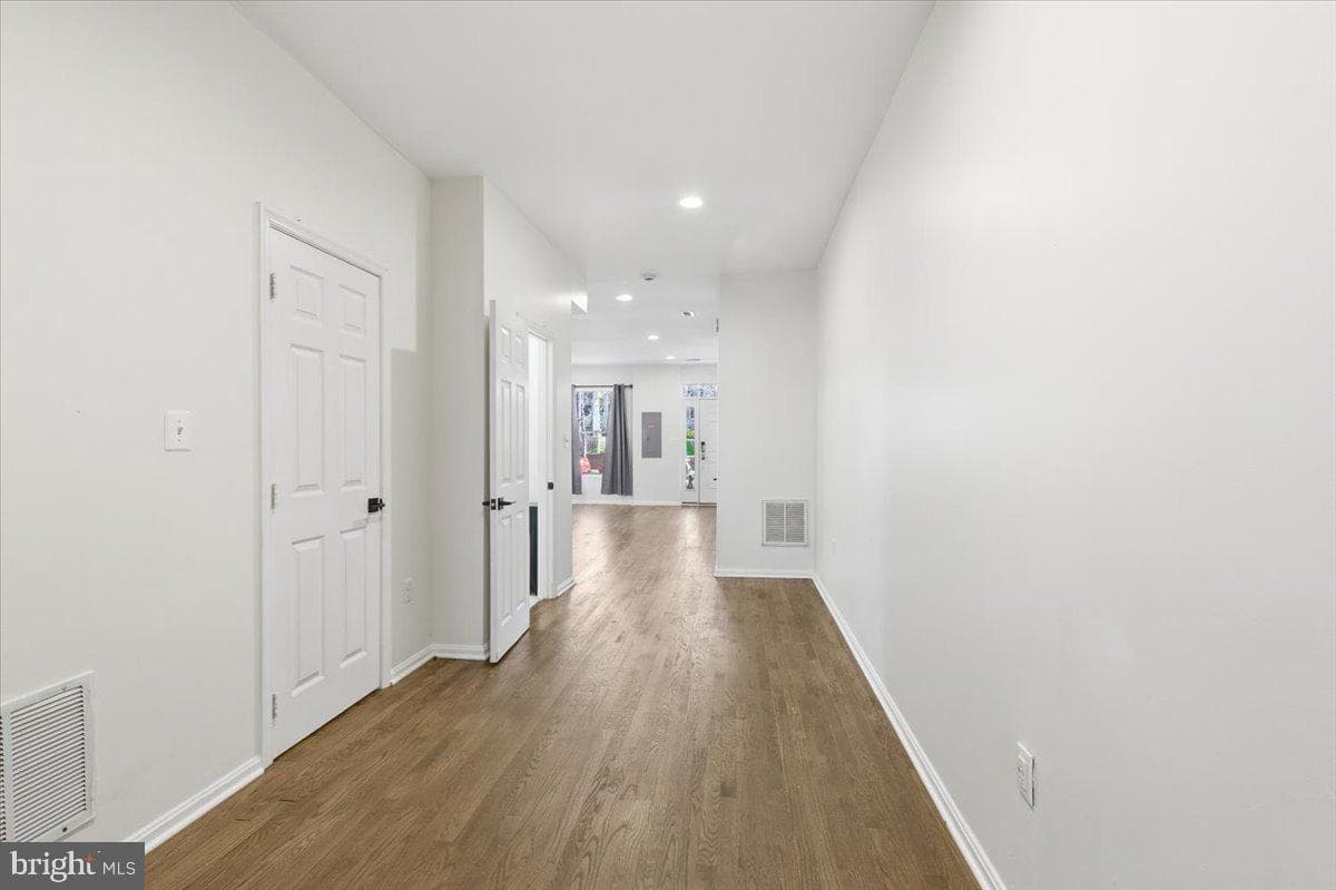 1265 Morse Street NE photo 12