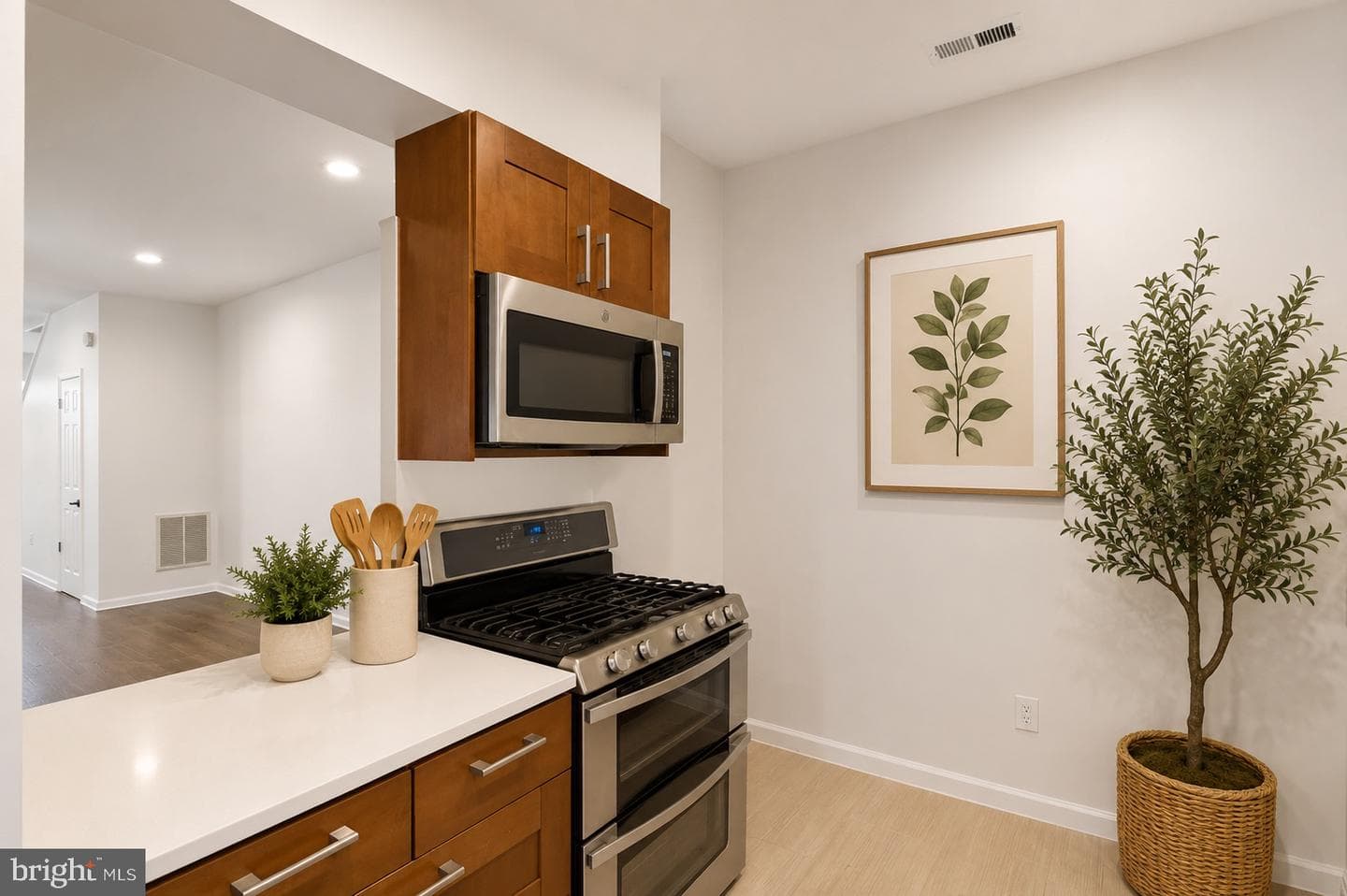 1265 Morse Street NE photo 19