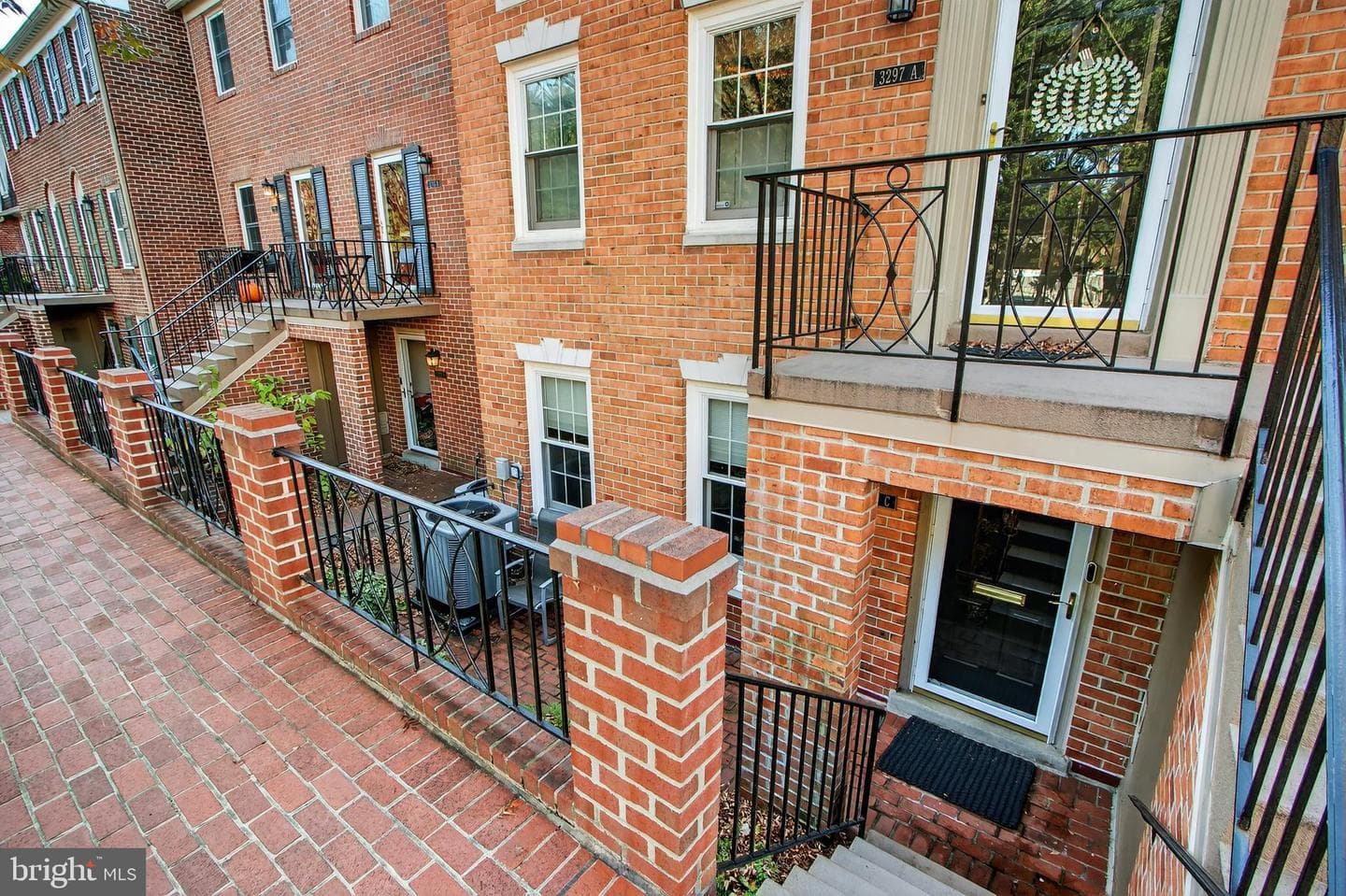 3297 Sutton Place NW #c