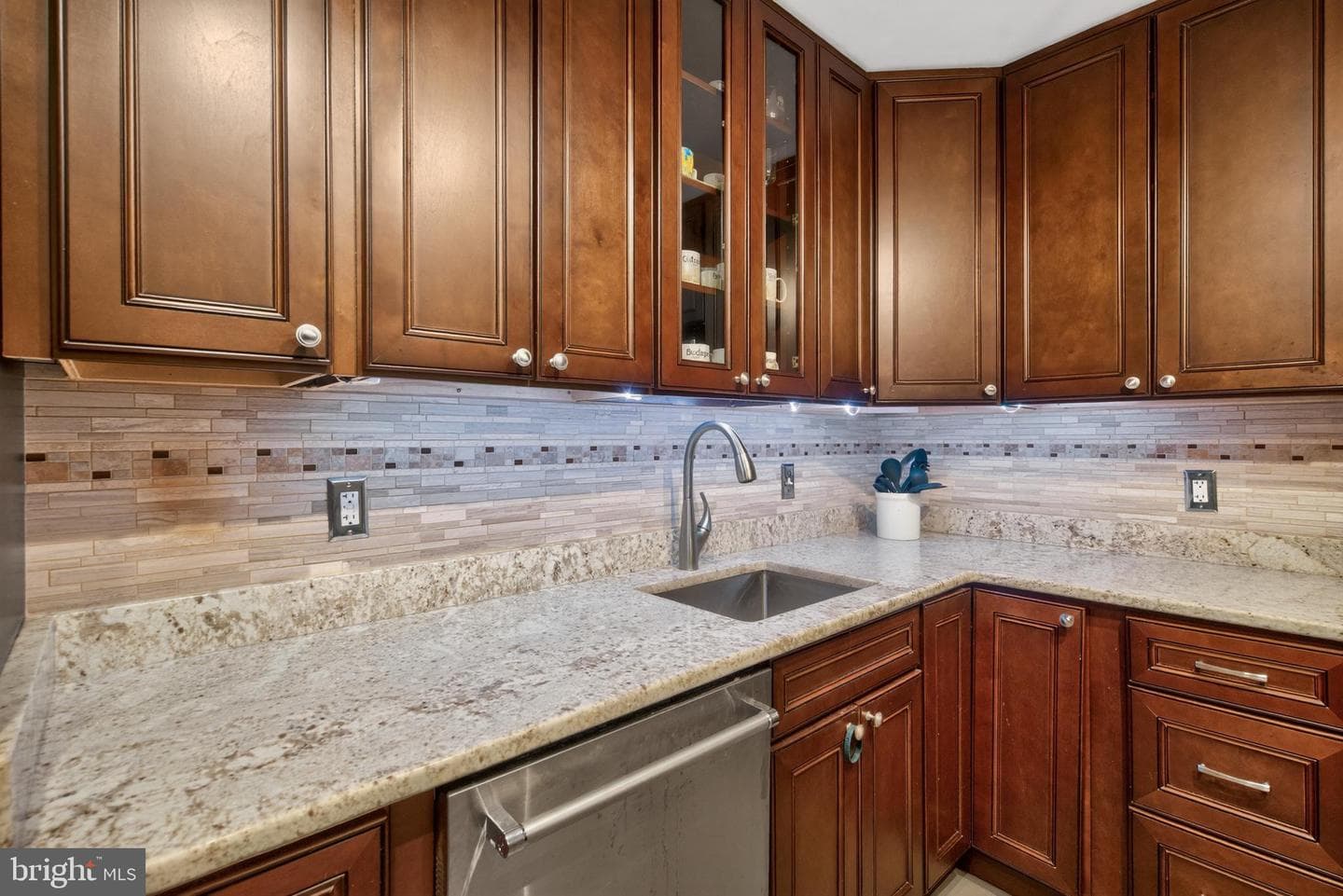 3001 Veazey Terrace NW #715 photo 12