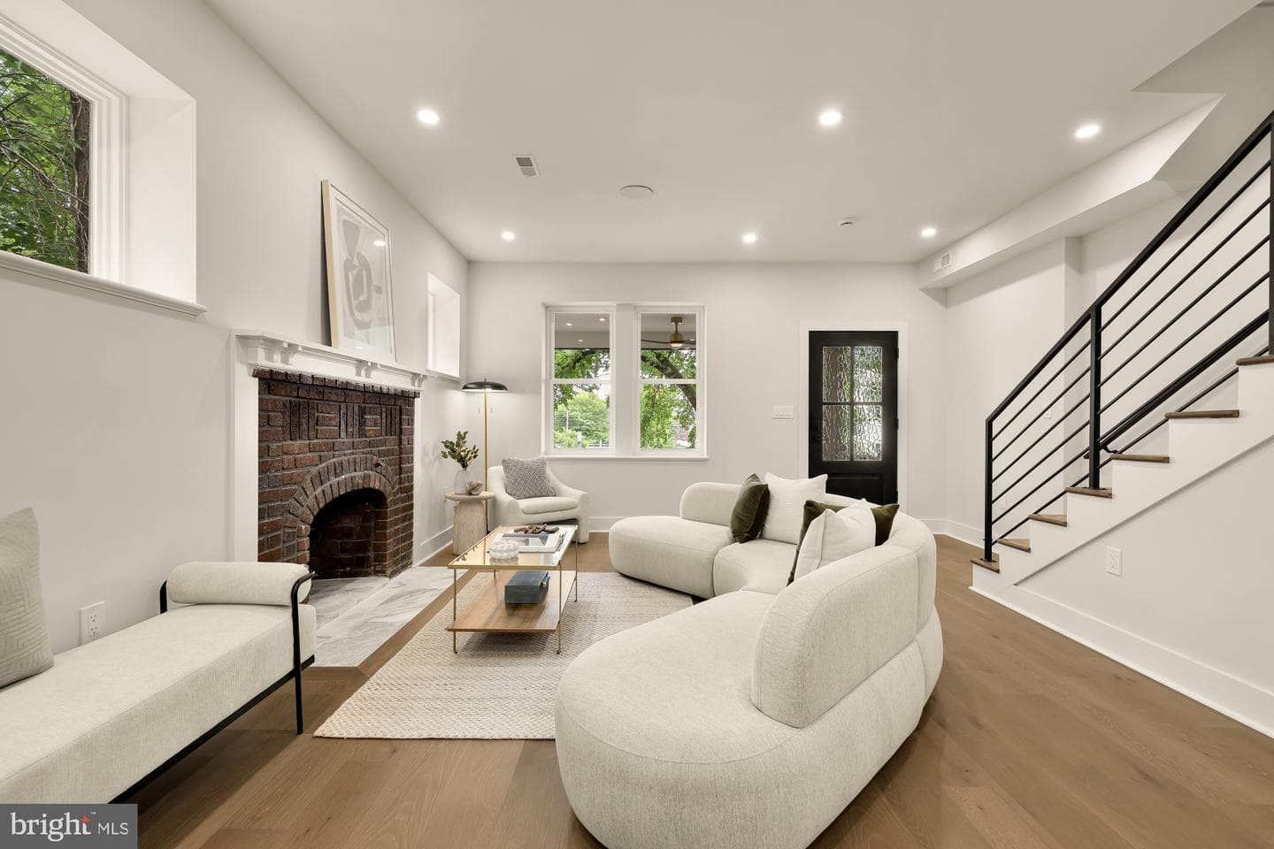1430 Brentwood Road NE photo 9