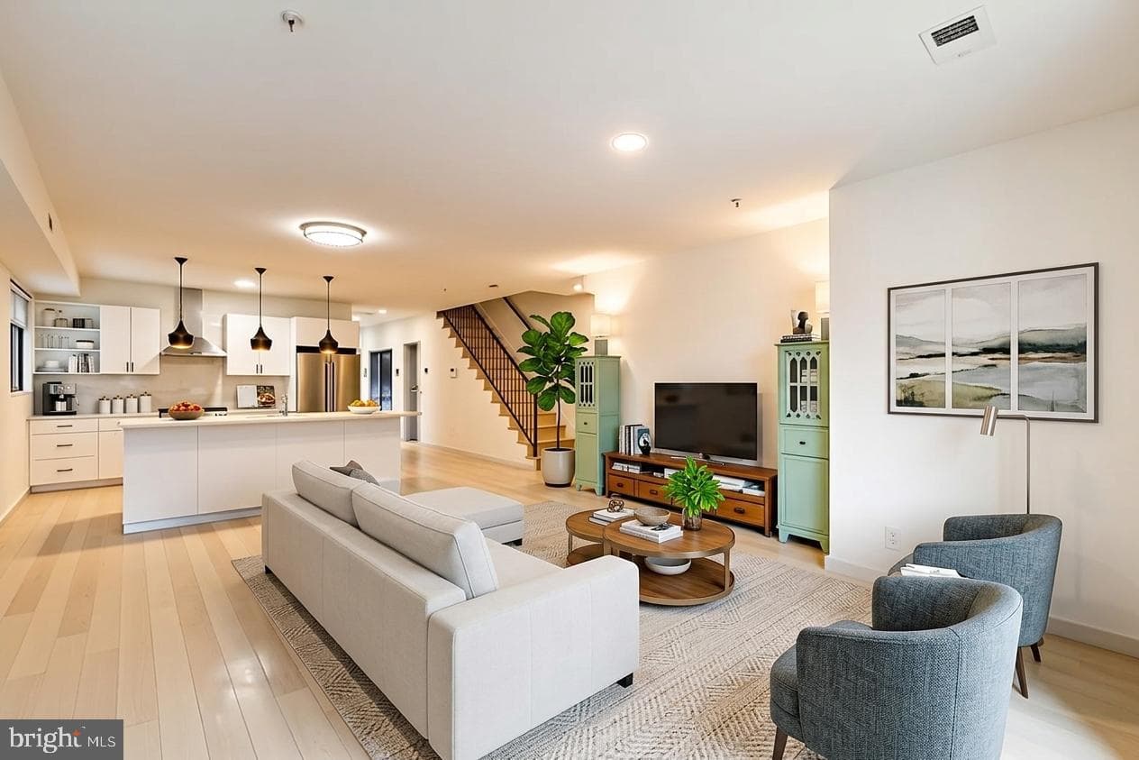 310 V Street NE #1 photo 4