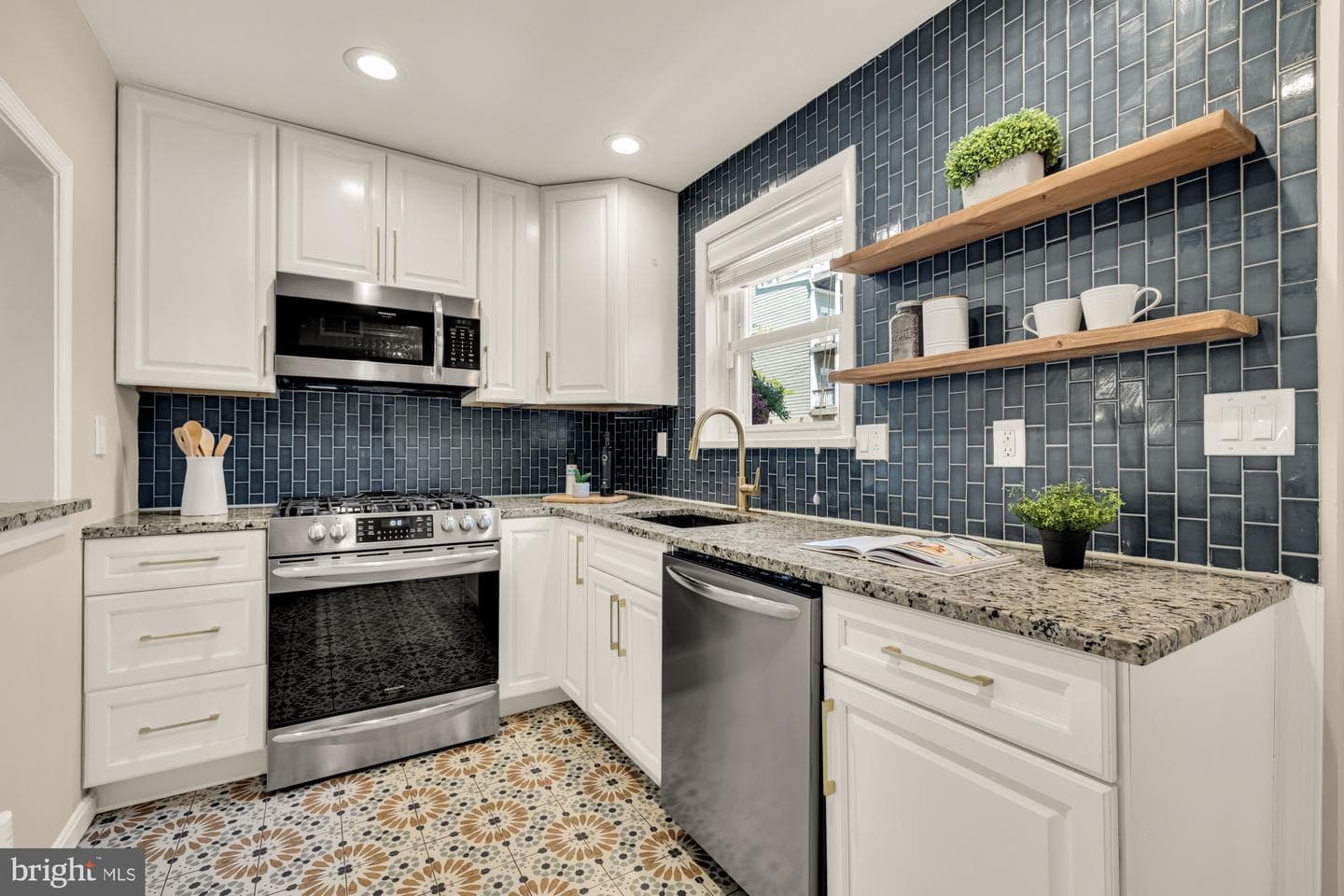 410 Franklin Street NE photo 14