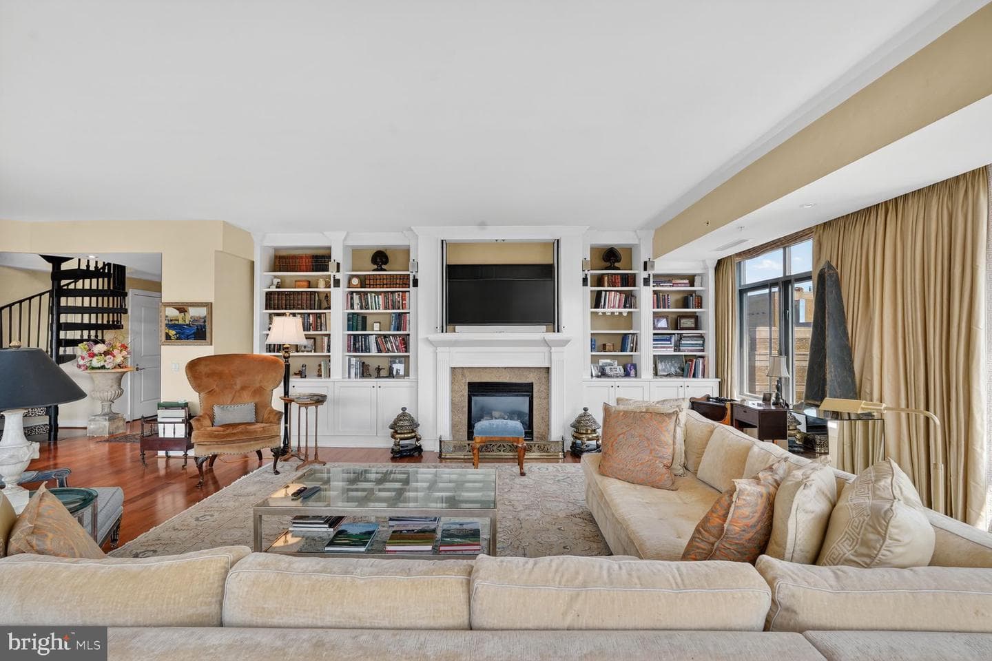 2425 L Street NW #939 photo 4