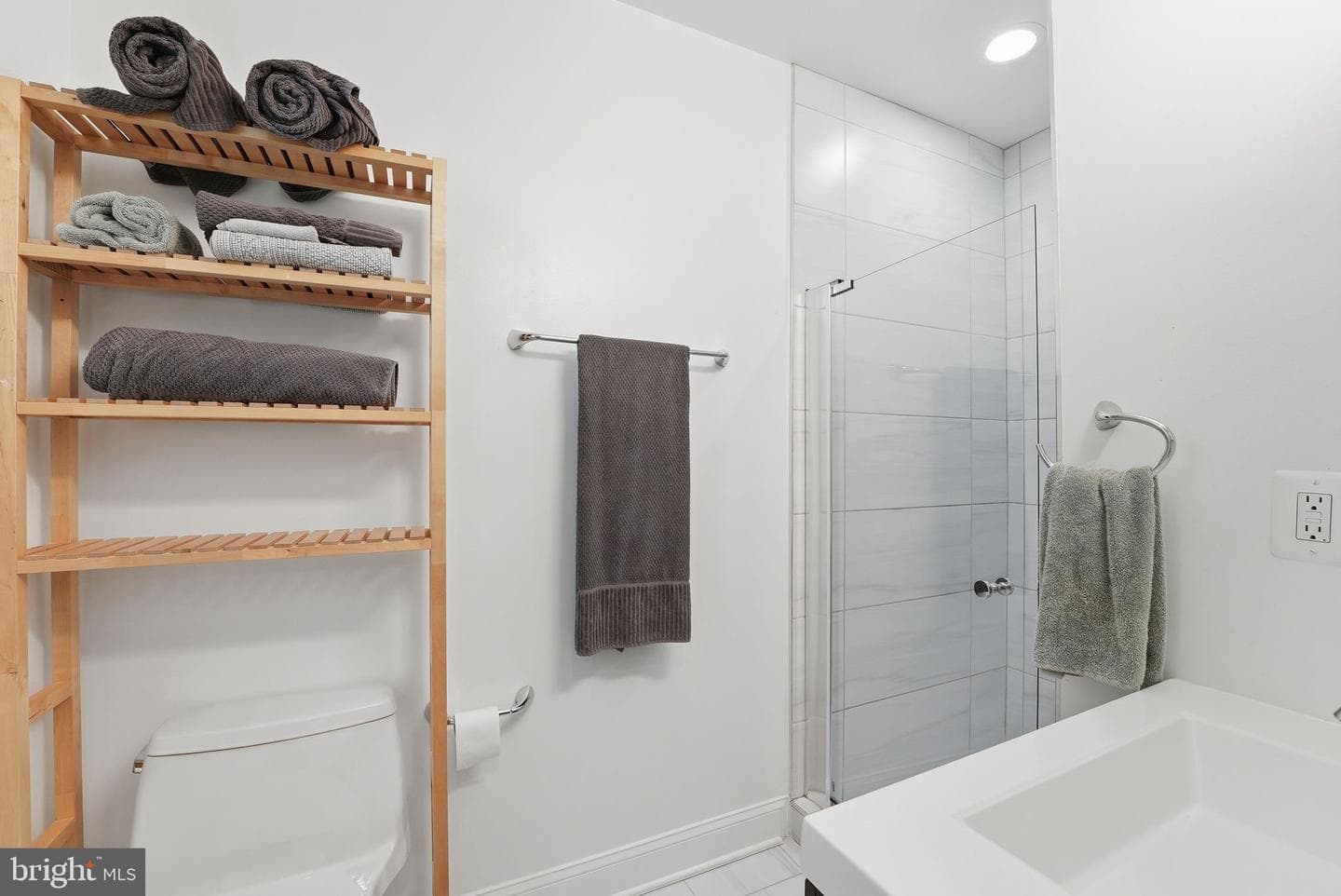 52 Hamilton Street NW photo 16