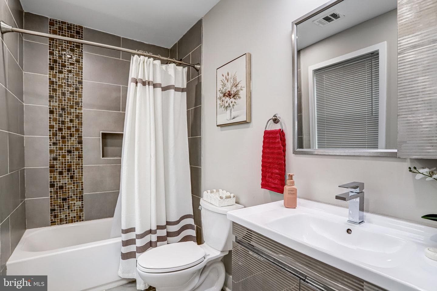 2201 Taylor Street NE photo 18