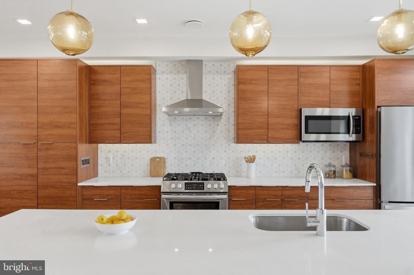 523 Montana Avenue NE #525a photo 3