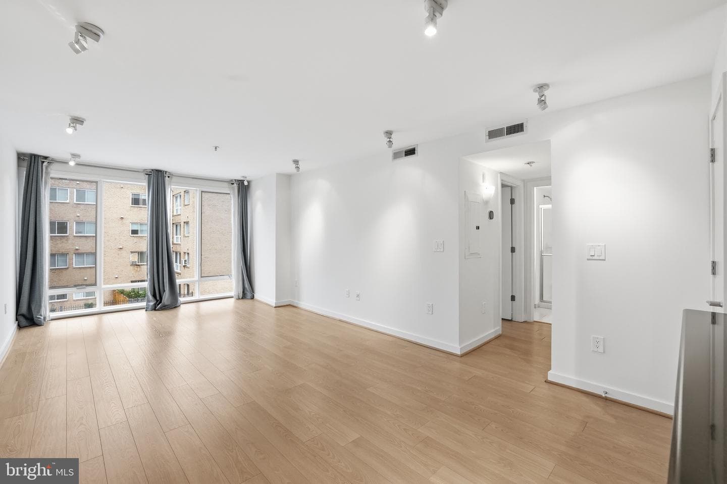 1423 Newton Street NW #303 photo 3