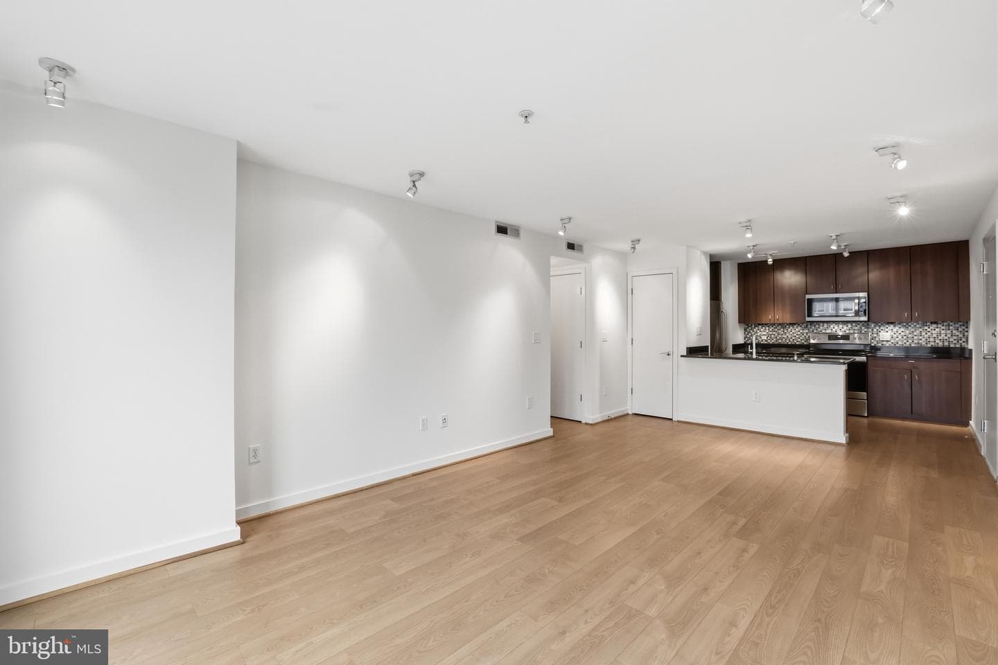 1423 Newton Street NW #303 photo 4