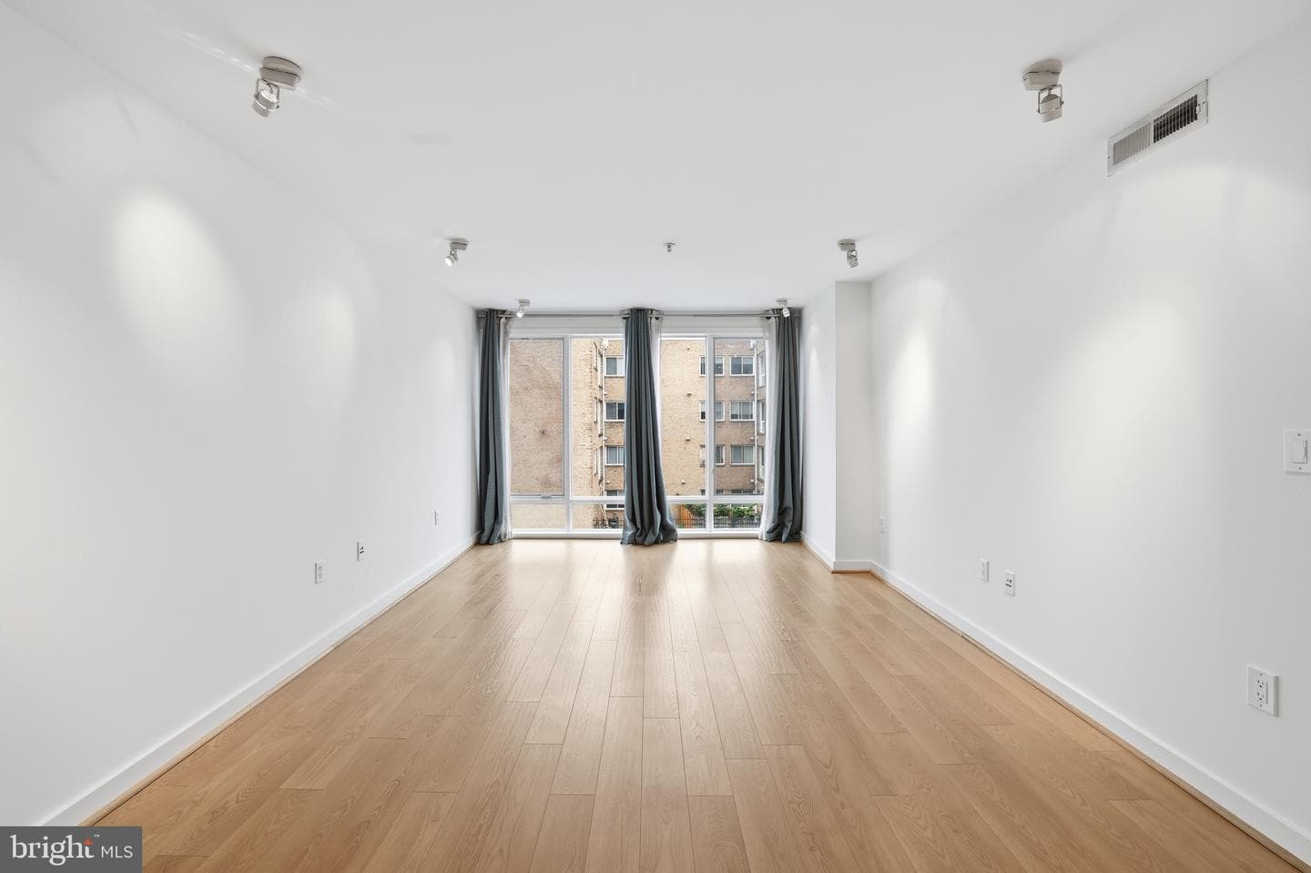 1423 Newton Street NW #303 photo 5