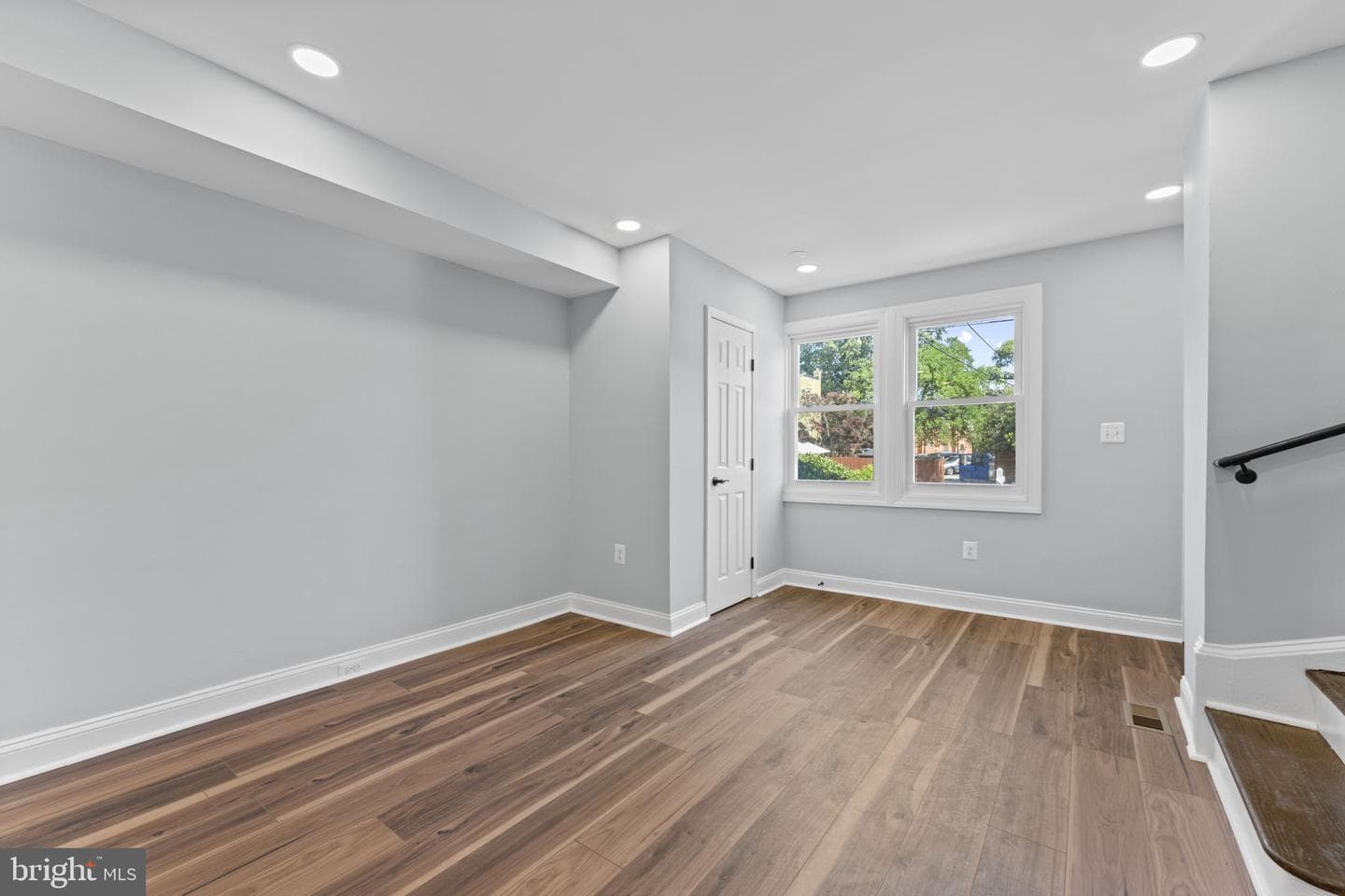 1447 Bangor Street SE photo 4