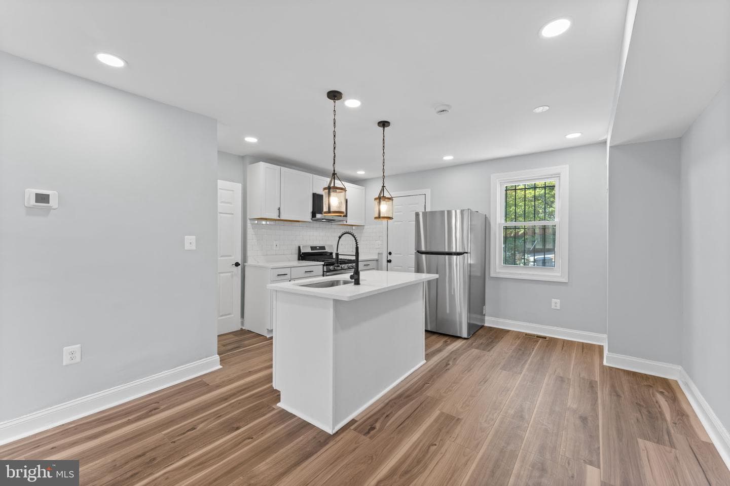 1447 Bangor Street SE photo 5