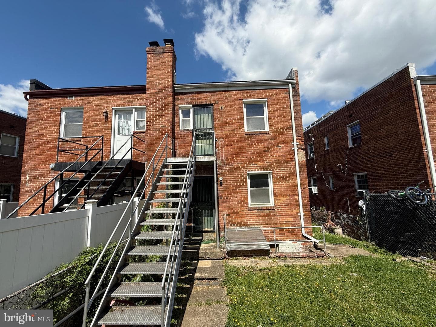 449 Valley Avenue SE photo 3
