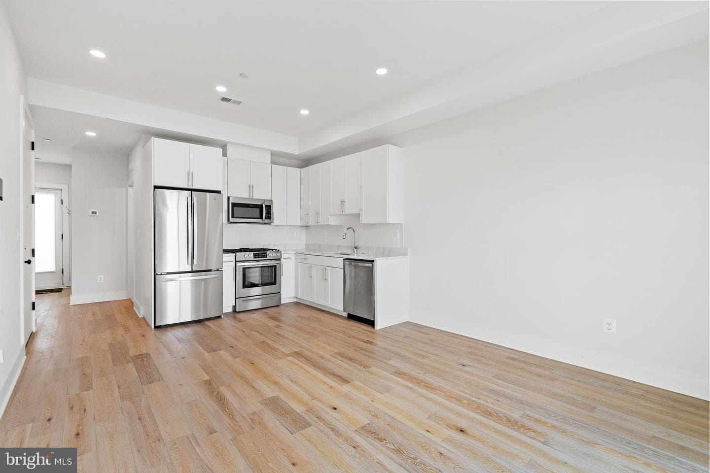 1130 Penn Street NE #6 photo 4